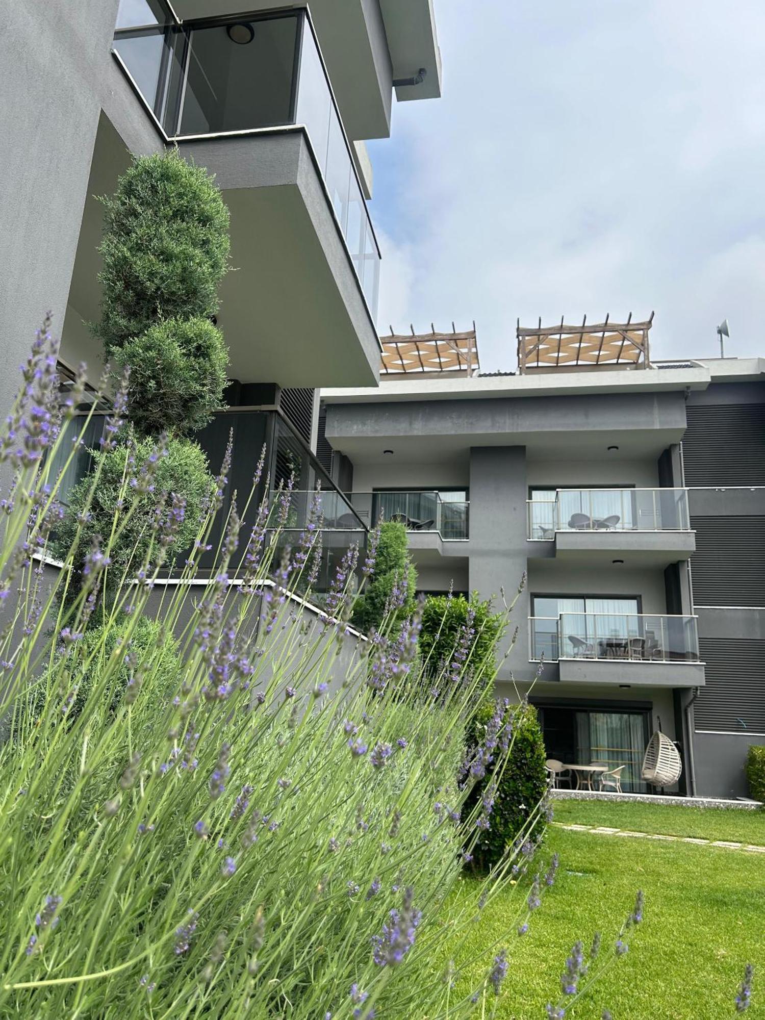 Otel A Side